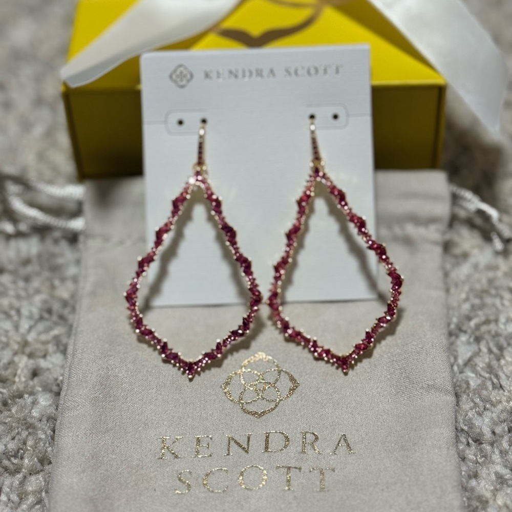 NWT Kendra Scott Sophee Gold Crystal Open Frame
Earrings in Pink Crystal - Picture 2 of 6